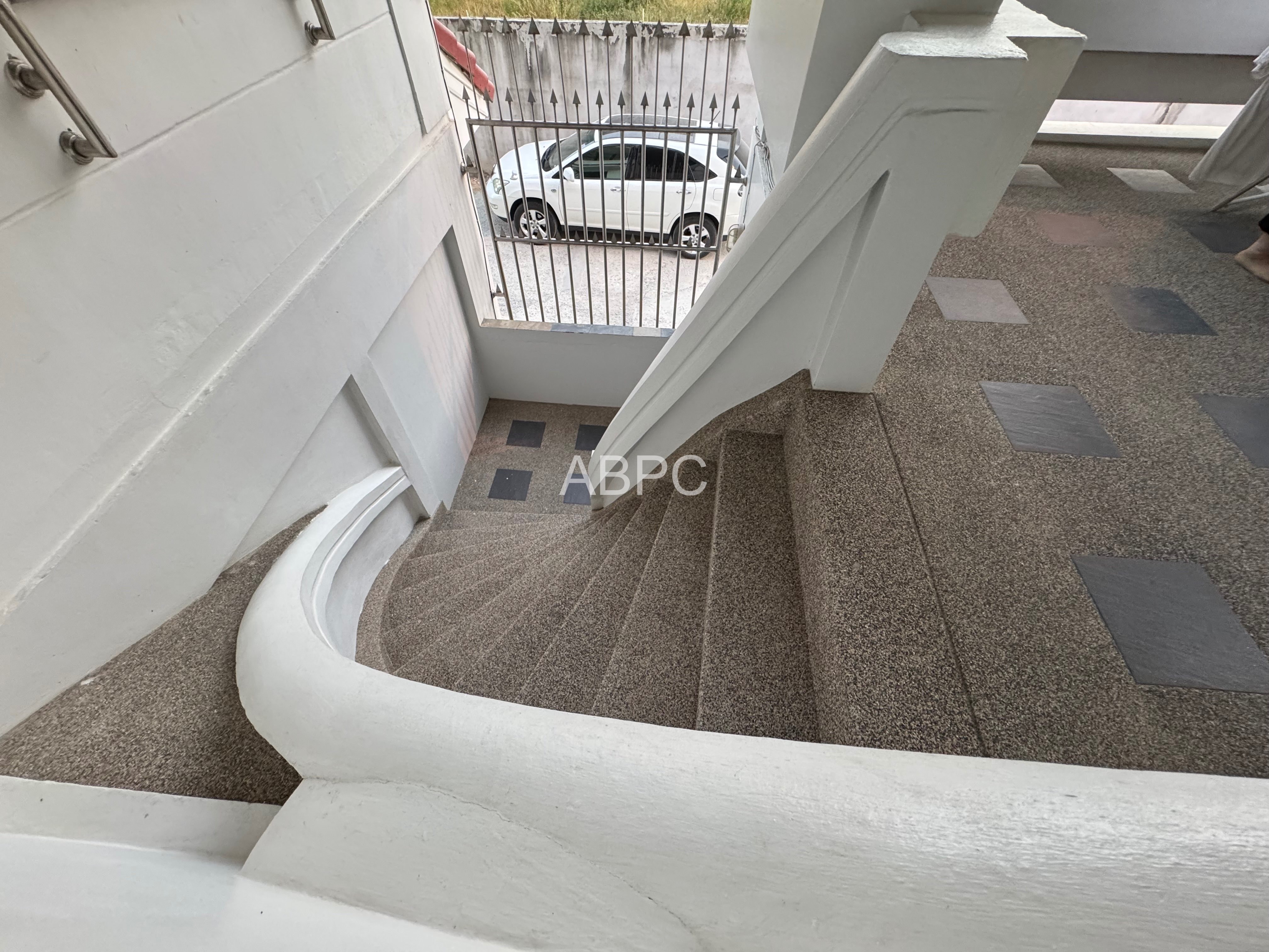 150 Meters To The Beach 4 Beds 4 Baths in Jomtien