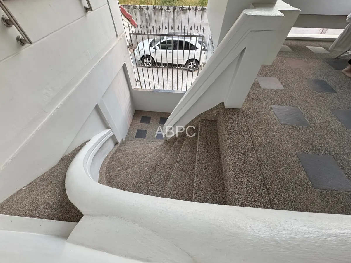 150 Meters To The Beach 4 Beds 4 Baths in Jomtien