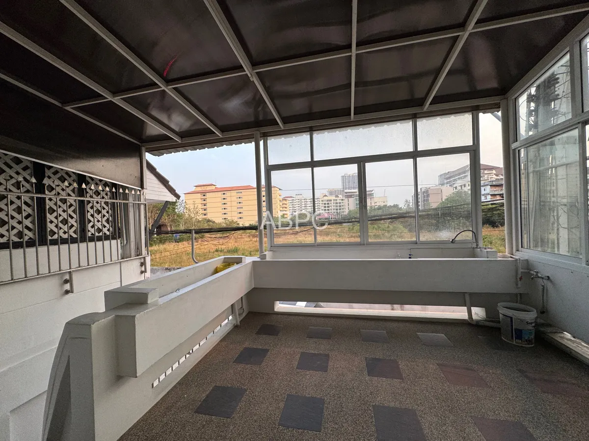 150 Meters To The Beach 4 Beds 4 Baths in Jomtien photo 5