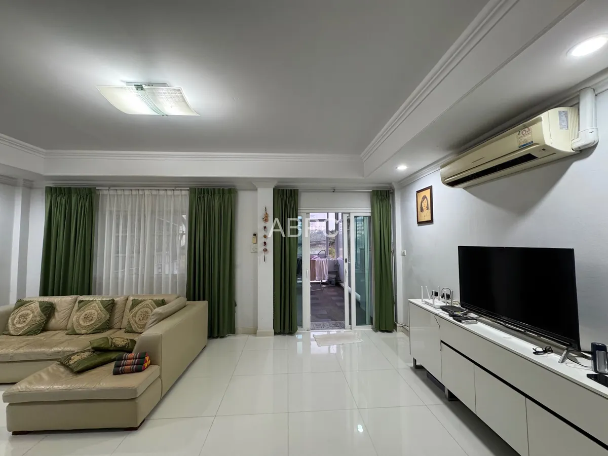 150 Meters To The Beach 4 Beds 4 Baths in Jomtien photo 8