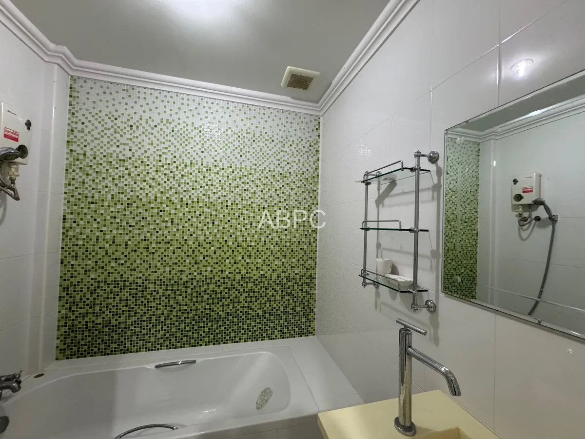 150 Meters To The Beach 4 Beds 4 Baths in Jomtien photo 9