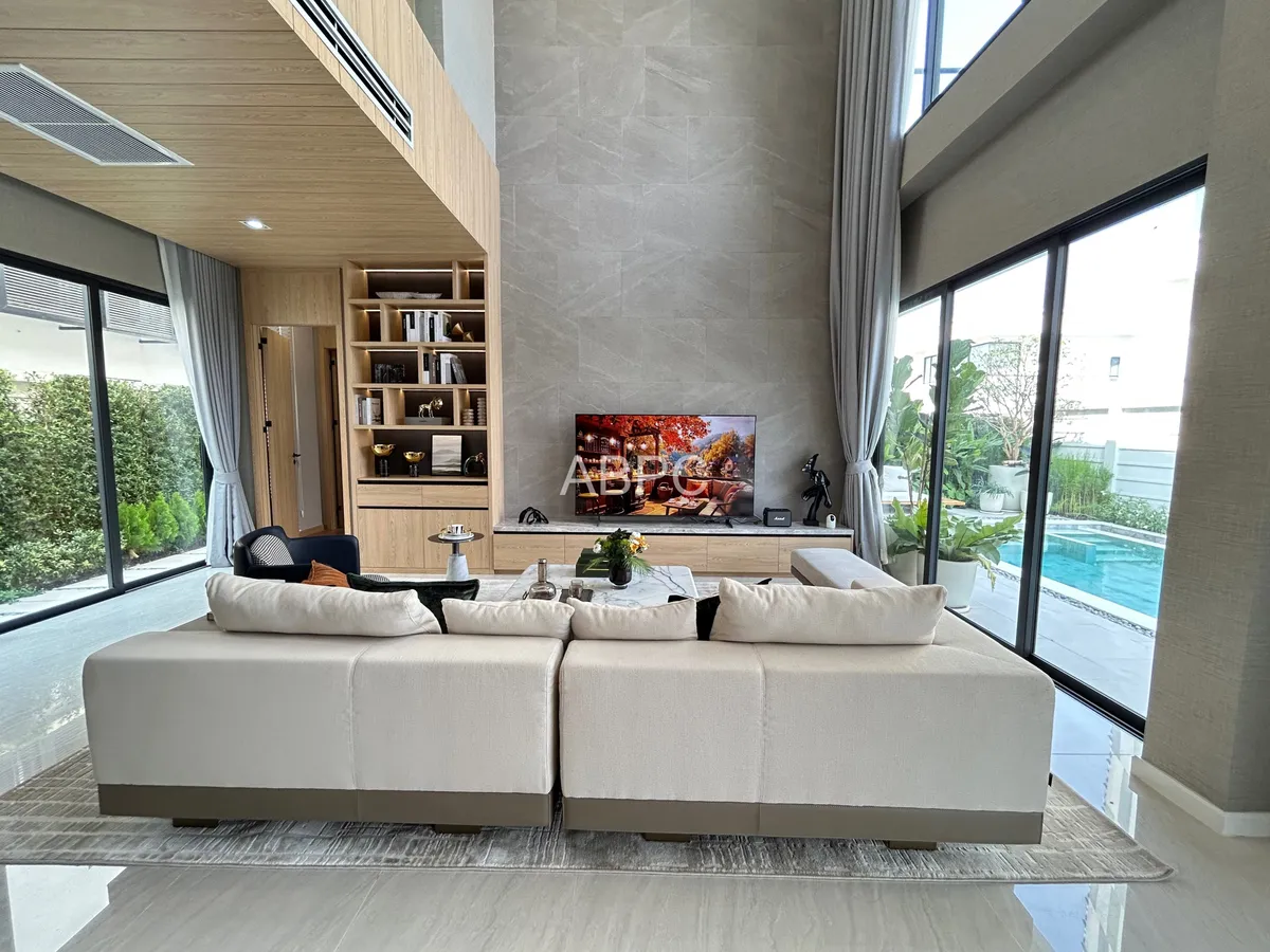 Luxury House For Sale in South Pattaya photo 9