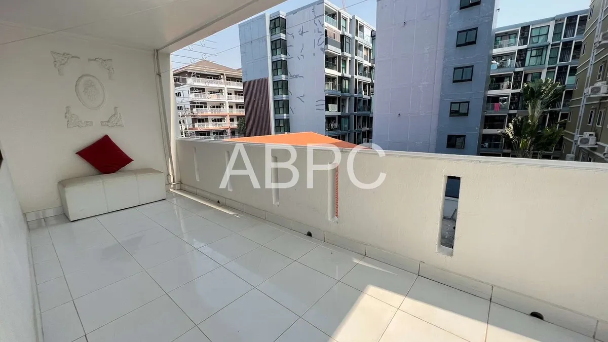 Incredible Investment Opportunity for 5 Bedroom 5 Bathroom Townhouse in Pratumnak photo 15