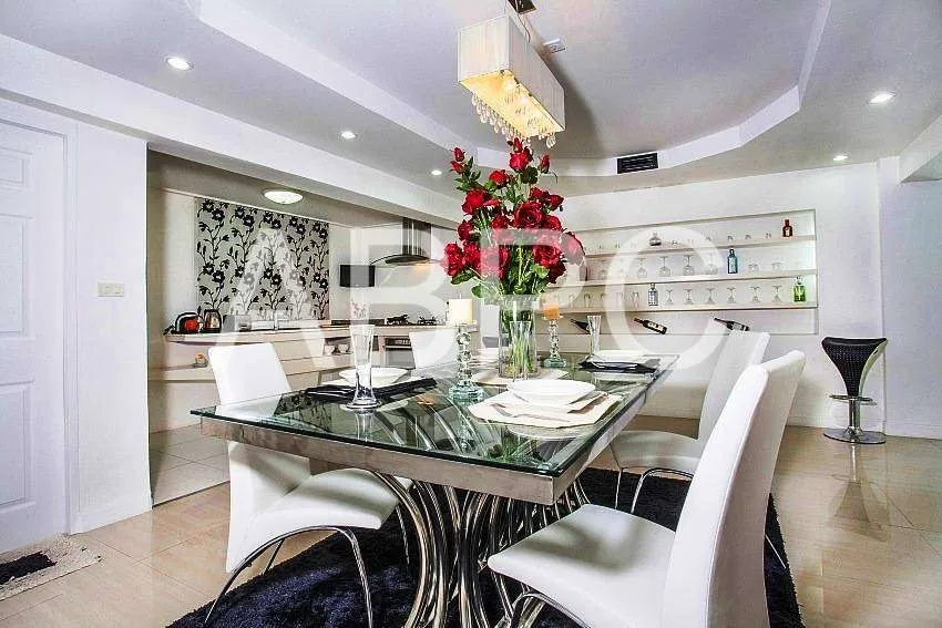 Incredible Investment Opportunity for 5 Bedroom 5 Bathroom Townhouse in Pratumnak photo 6