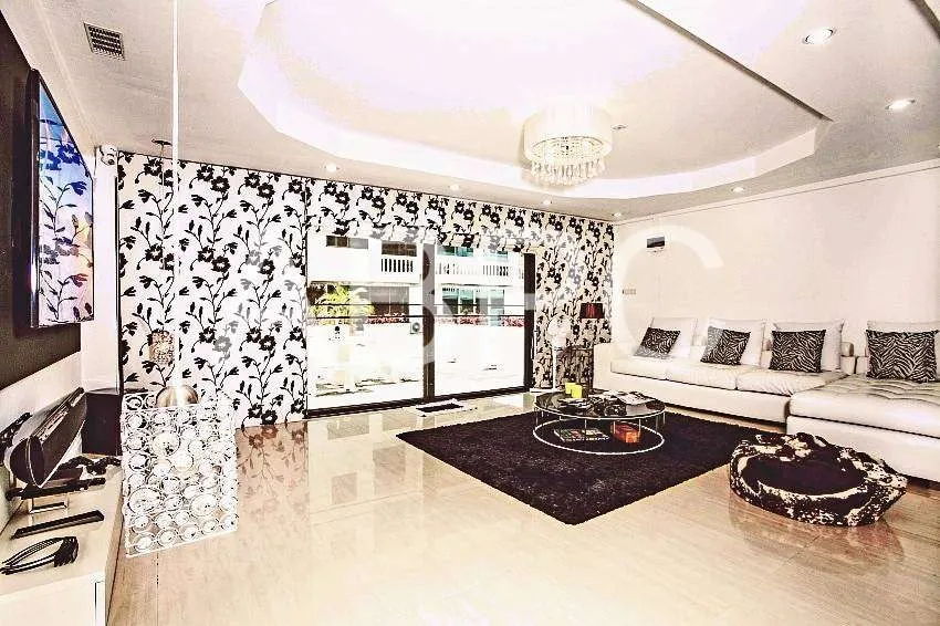 Incredible Investment Opportunity for 5 Bedroom 5 Bathroom Townhouse in Pratumnak photo 8