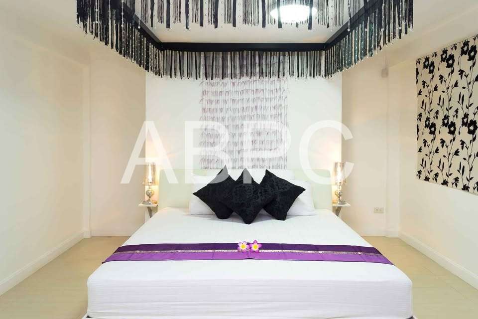 Incredible Investment Opportunity for 5 Bedroom 5 Bathroom Townhouse in Pratumnak photo 11