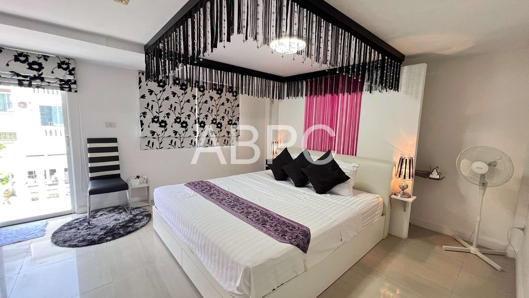 Incredible Investment Opportunity for 5 Bedroom 5 Bathroom Townhouse in Pratumnak photo 10