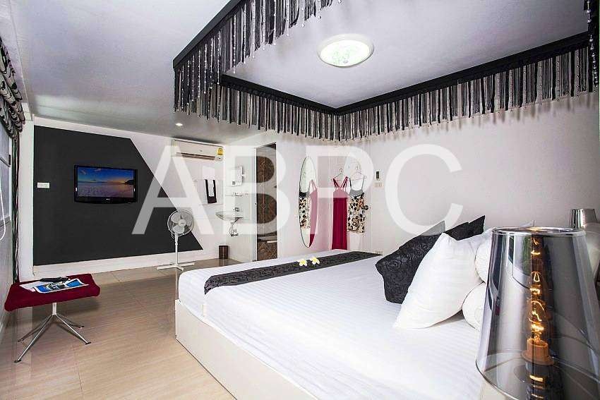Incredible Investment Opportunity for 5 Bedroom 5 Bathroom Townhouse in Pratumnak photo 14