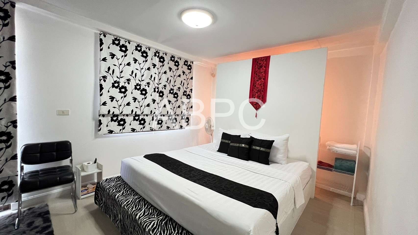 Incredible Investment Opportunity for 5 Bedroom 5 Bathroom Townhouse in Pratumnak photo 12