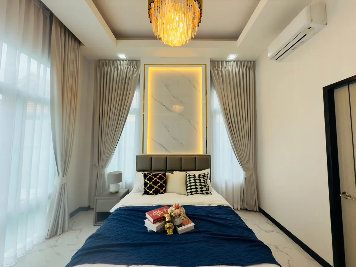 House sirisa 16 private pool for sale photo 17