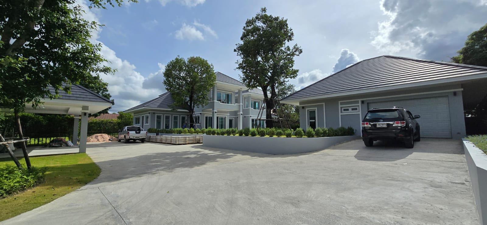 Brand New 6 Bed 8 Bath Pool Villa with Separate Guesthouse in East Pattaya photo 30