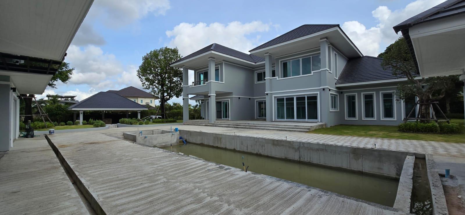 Brand New 6 Bed 8 Bath Pool Villa with Separate Guesthouse in East Pattaya photo 22