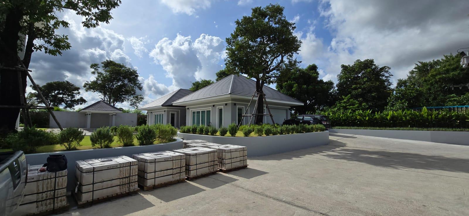 Brand New 6 Bed 8 Bath Pool Villa with Separate Guesthouse in East Pattaya photo 27