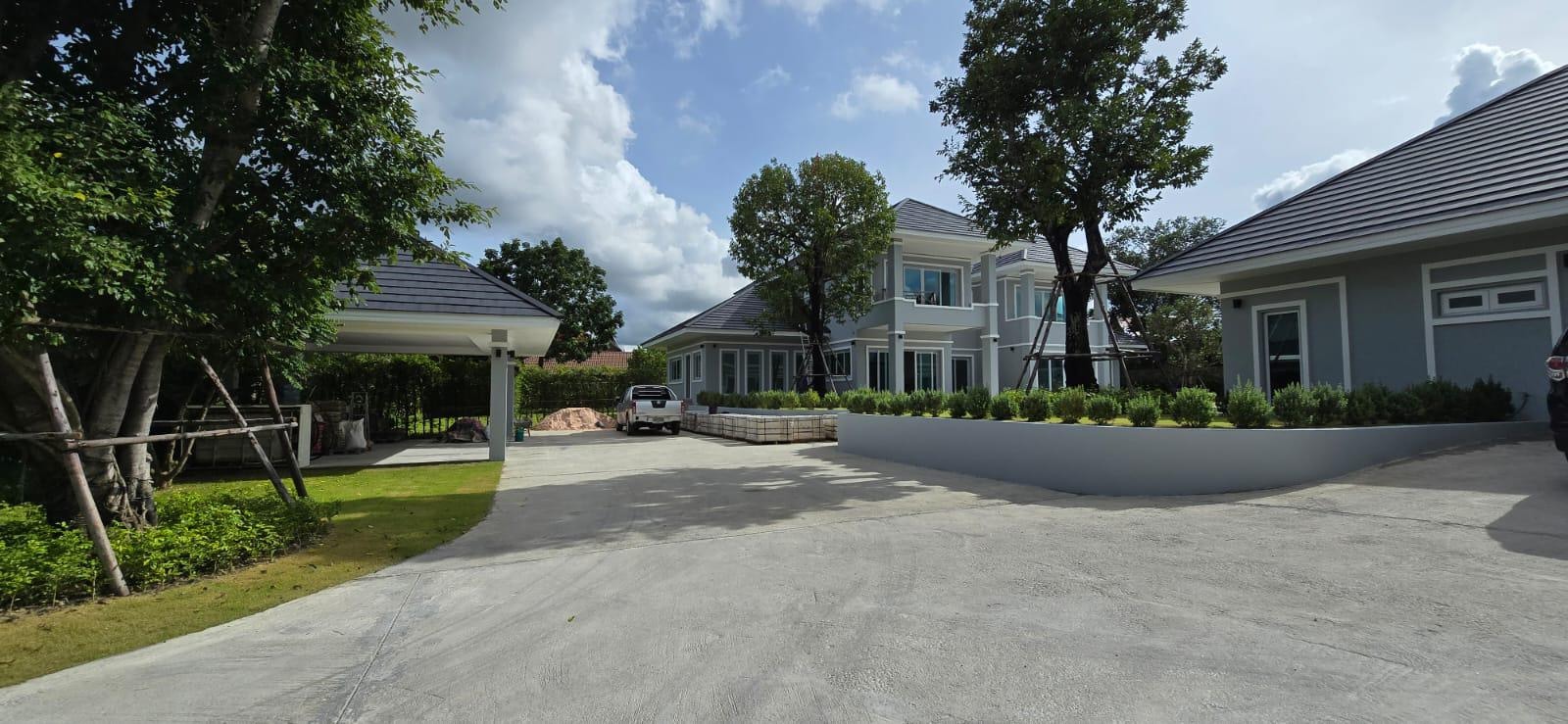 Brand New 6 Bed 8 Bath Pool Villa with Separate Guesthouse in East Pattaya photo 20