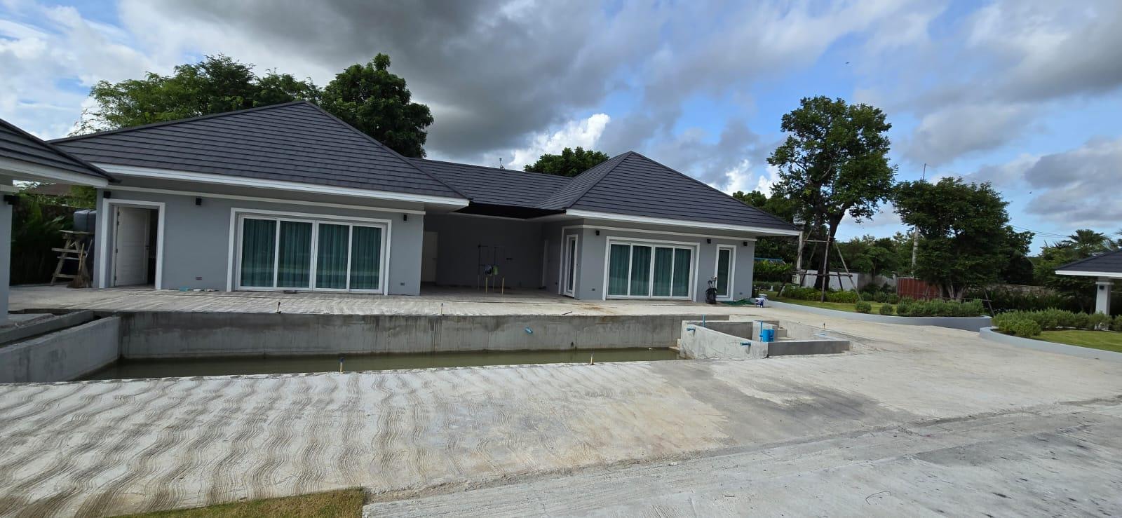 Brand New 6 Bed 8 Bath Pool Villa with Separate Guesthouse in East Pattaya photo 19