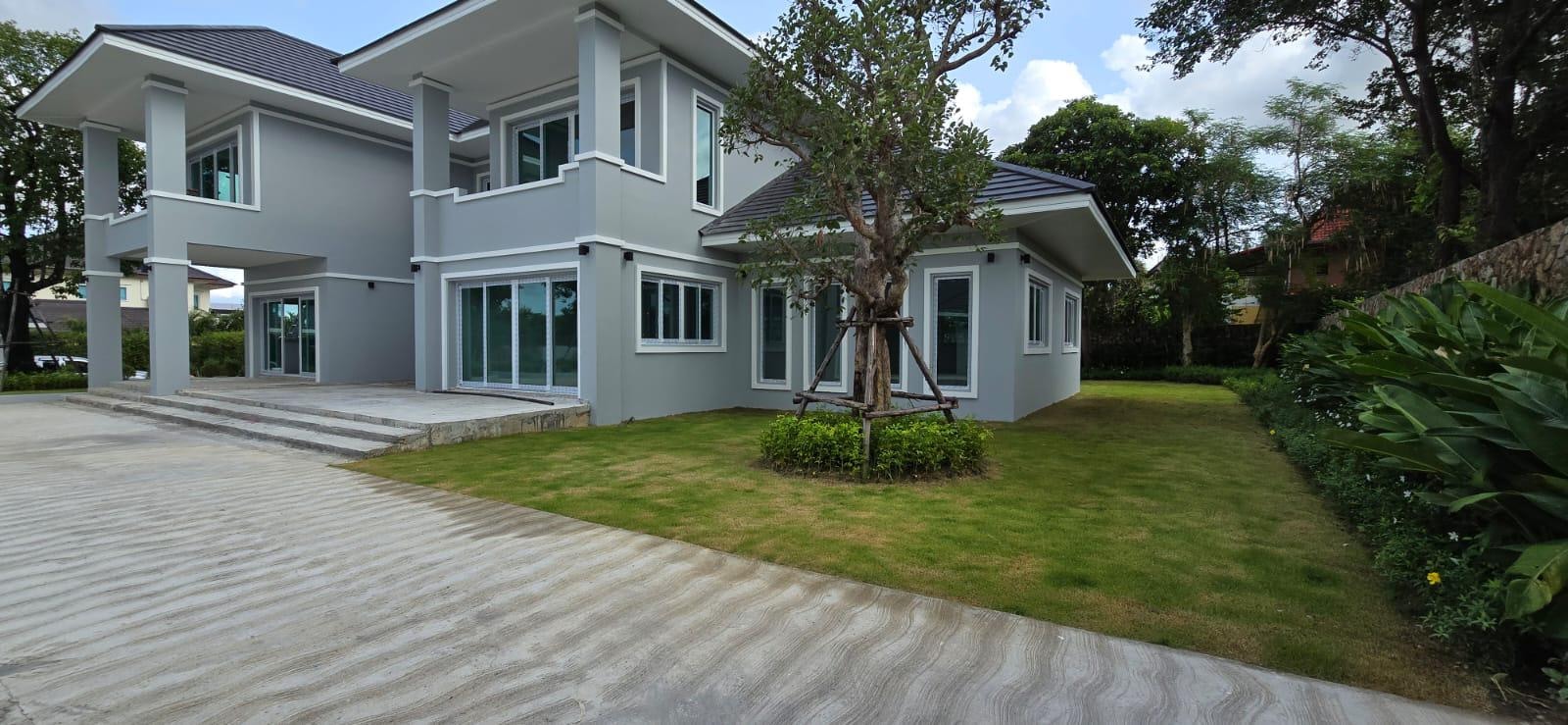 Brand New 6 Bed 8 Bath Pool Villa with Separate Guesthouse in East Pattaya photo 18