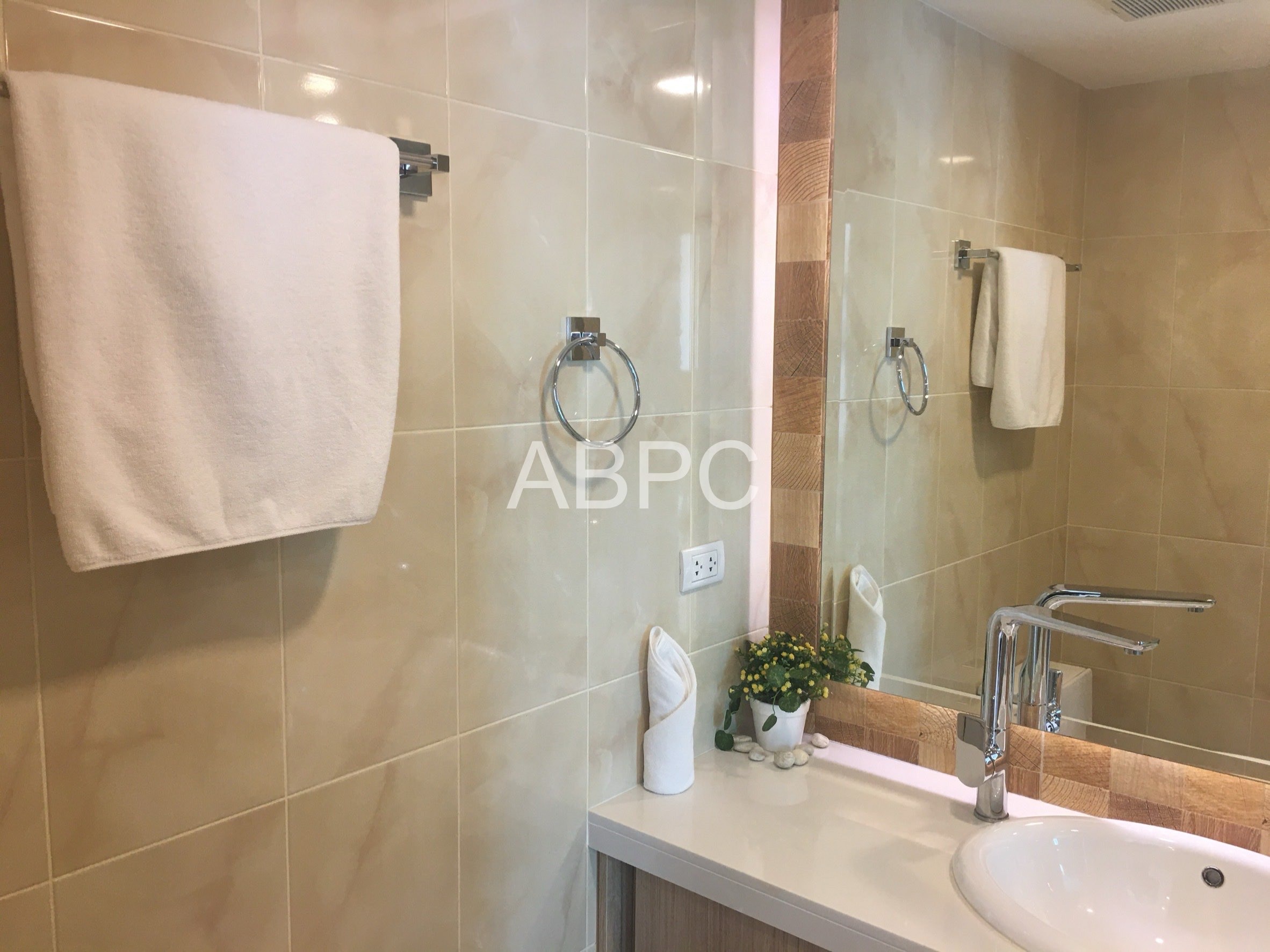 JUST IN 1 Bedroom in City Garden Tower photo 10