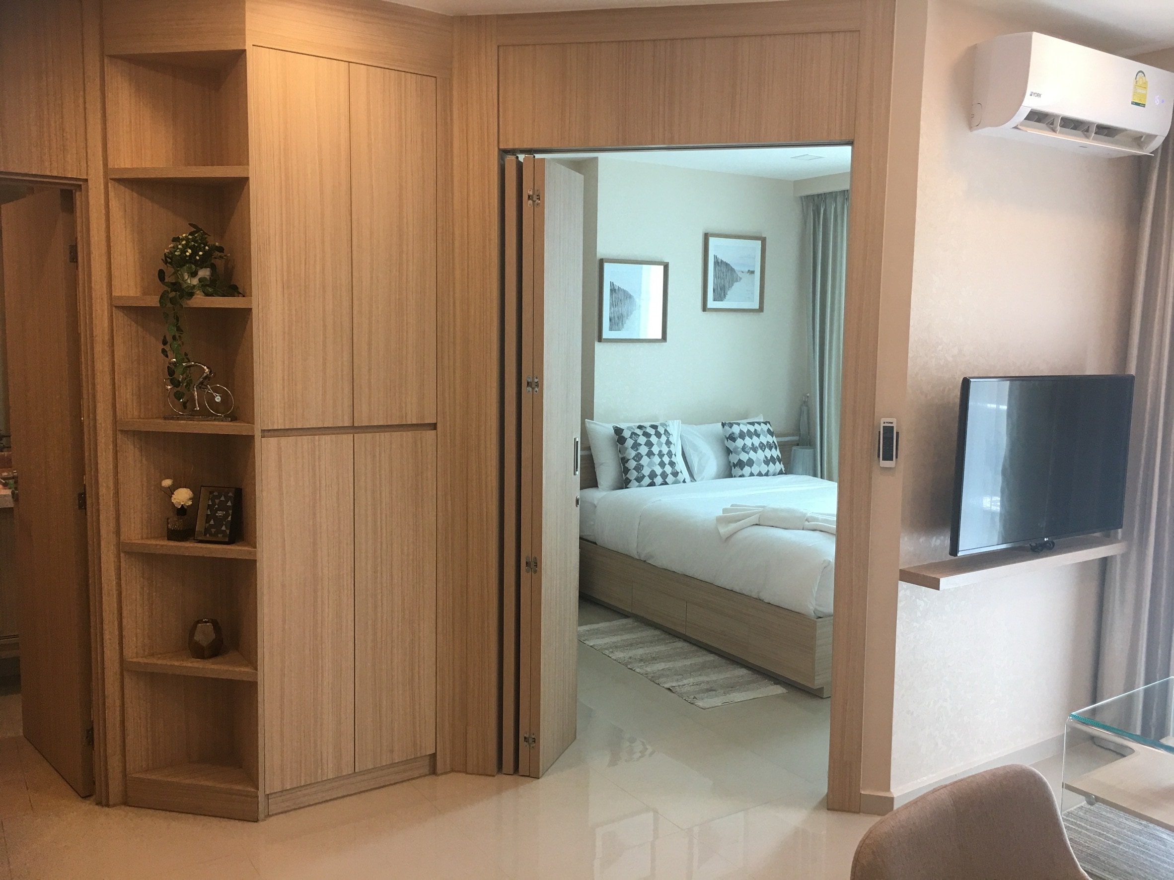 JUST IN 1 Bedroom in City Garden Tower photo 13