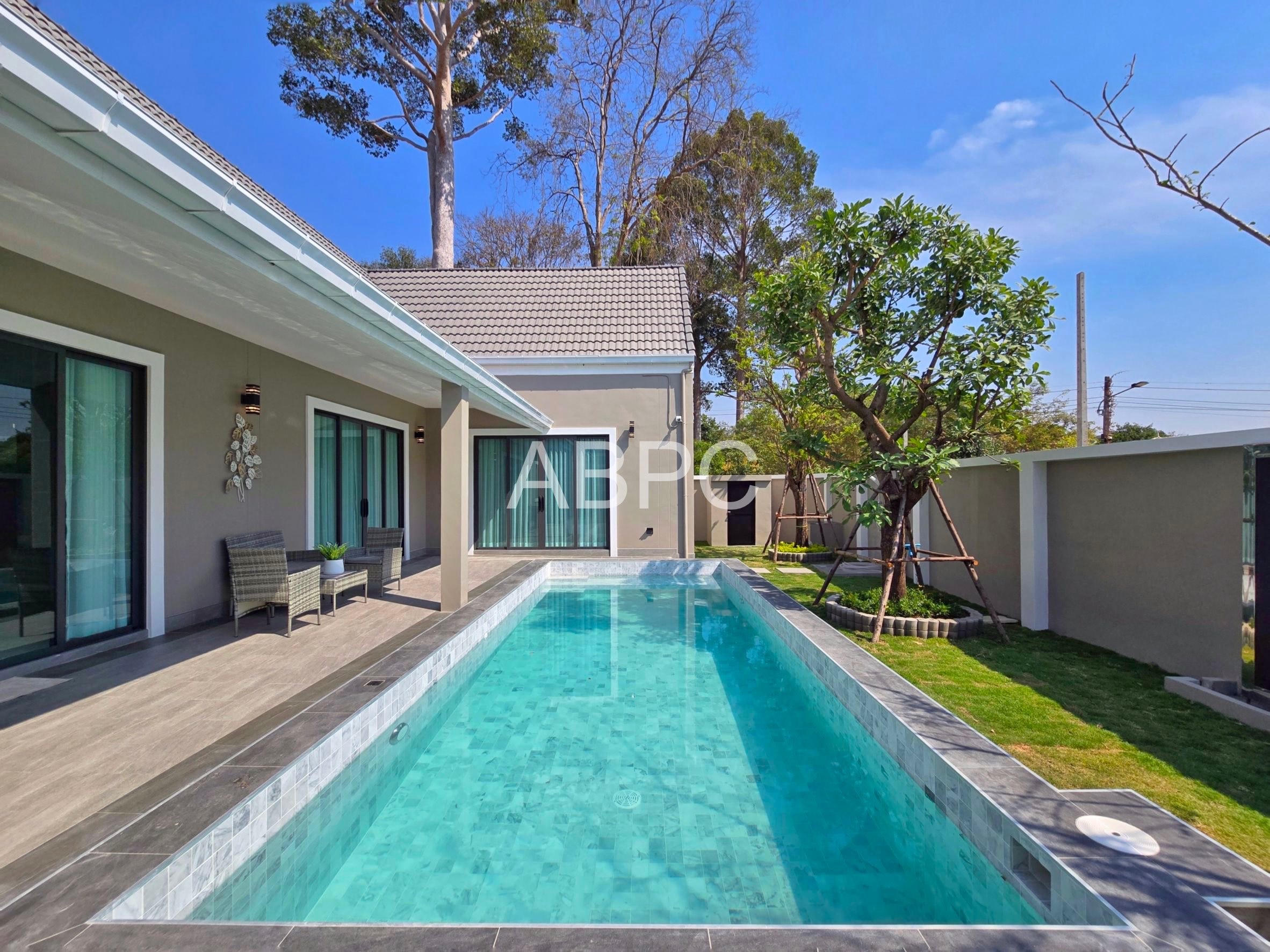 Pool Villa For Sale in East Pattaya