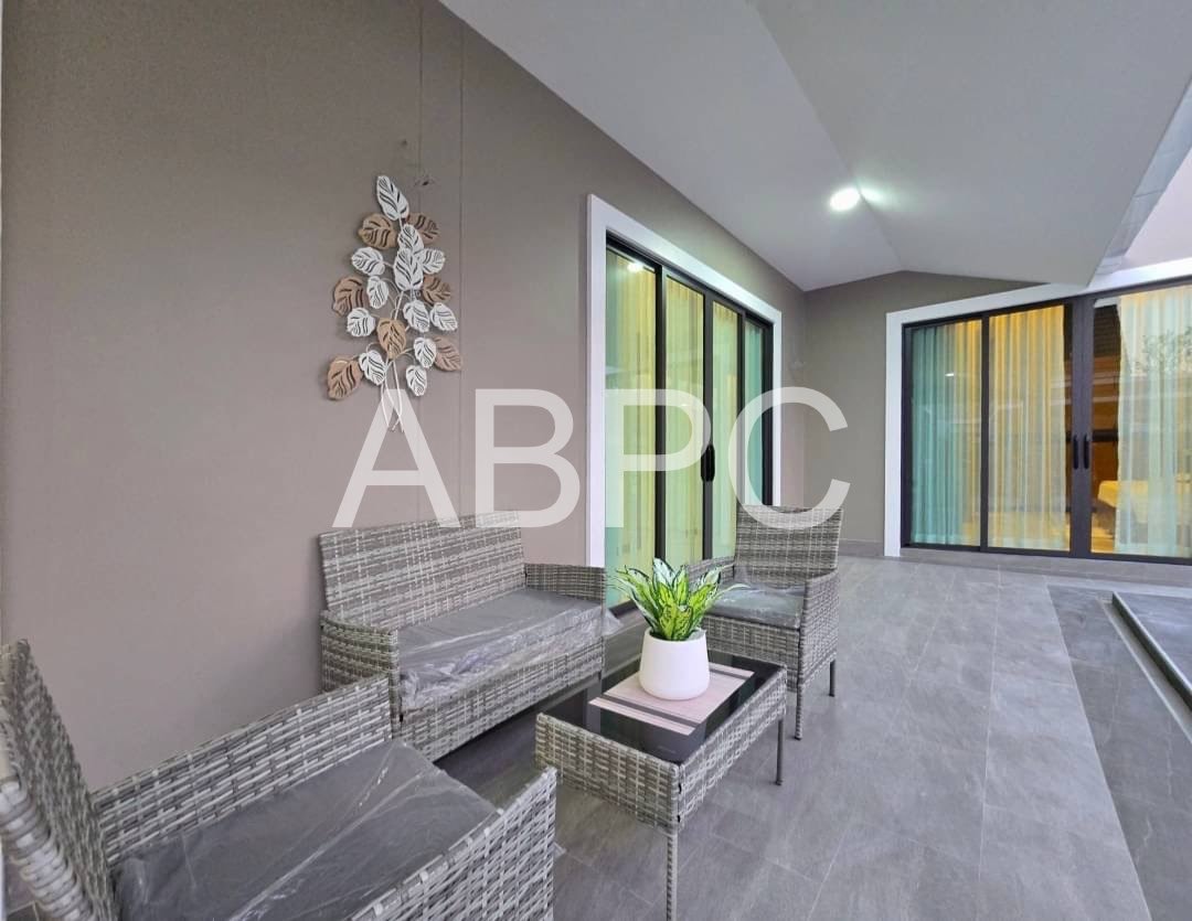 Pool Villa For Sale in East Pattaya photo 2