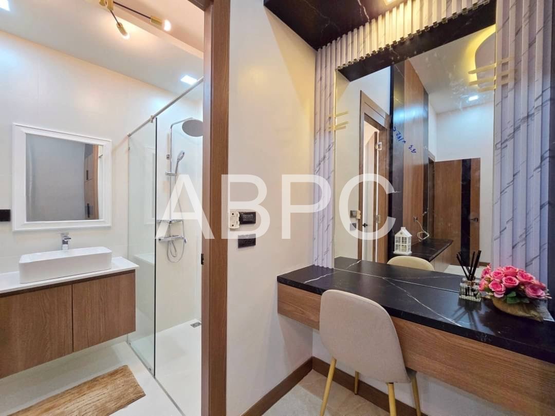 Pool Villa For Sale in East Pattaya photo 13