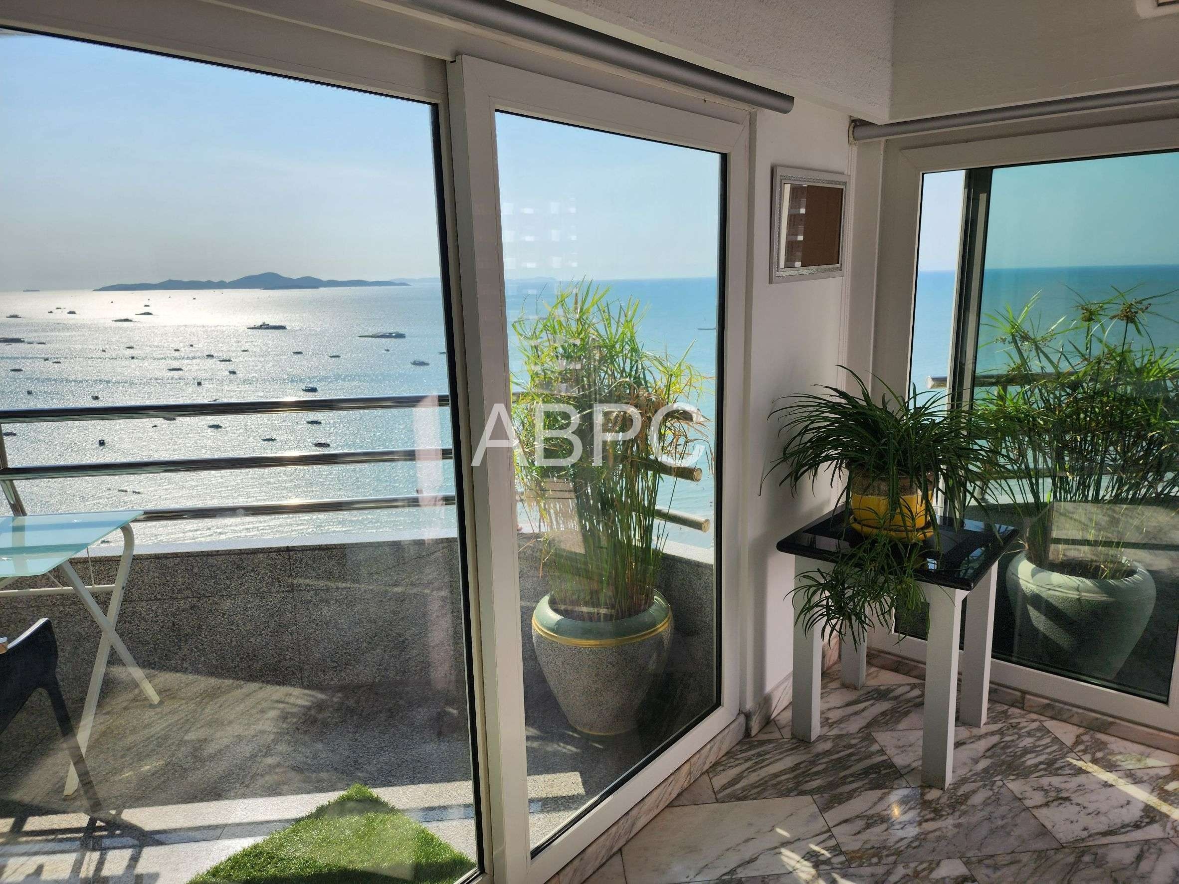 Ocean View 2 bed 2 Bath Condo in North Pattaya photo 13