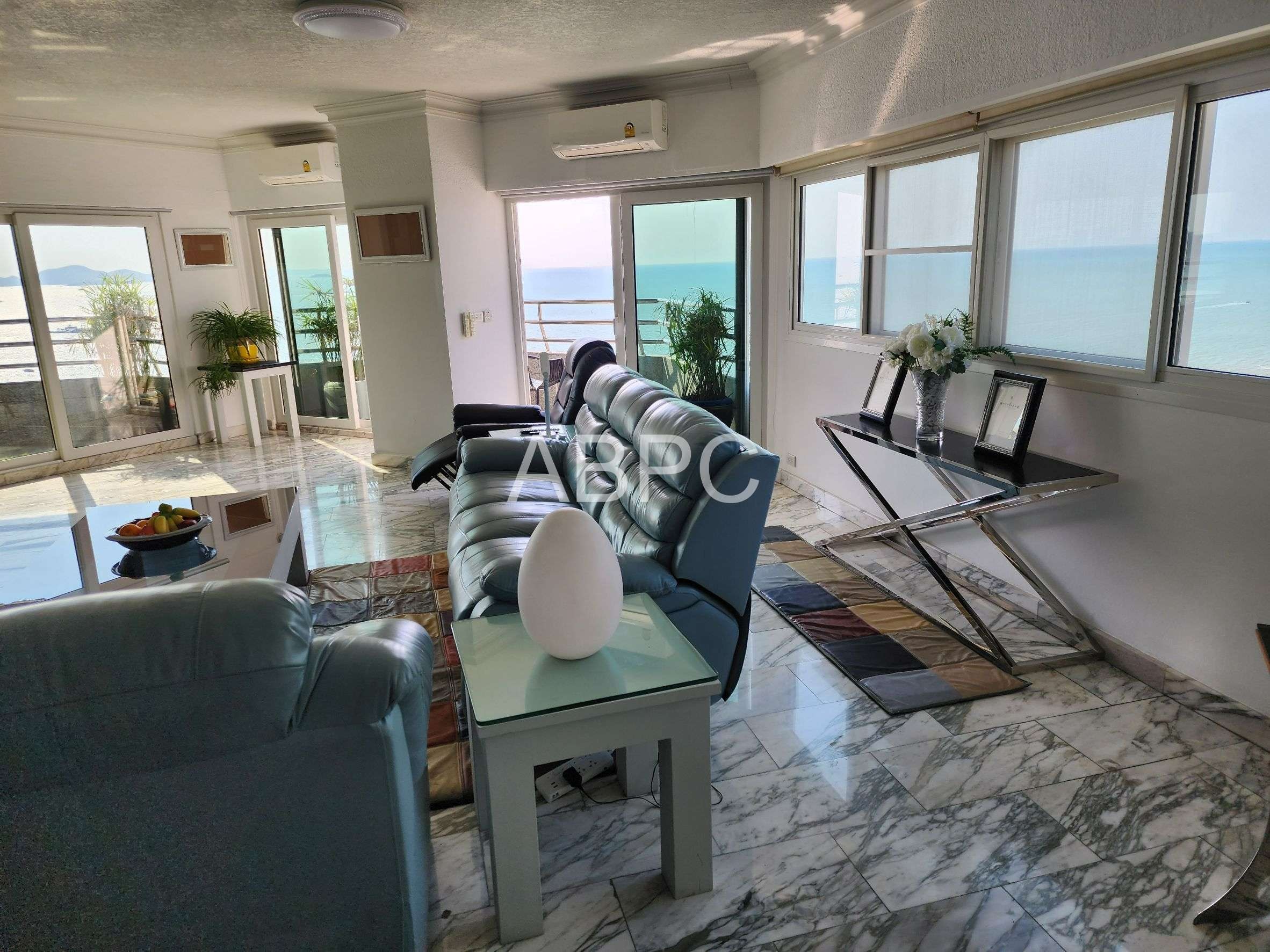 Ocean View 2 bed 2 Bath Condo in North Pattaya photo 9