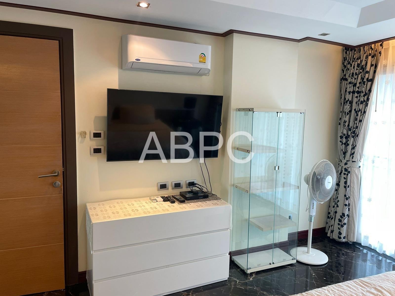 Ocean View 2 Bed 2 Bath Condo In Pratumnak photo 2