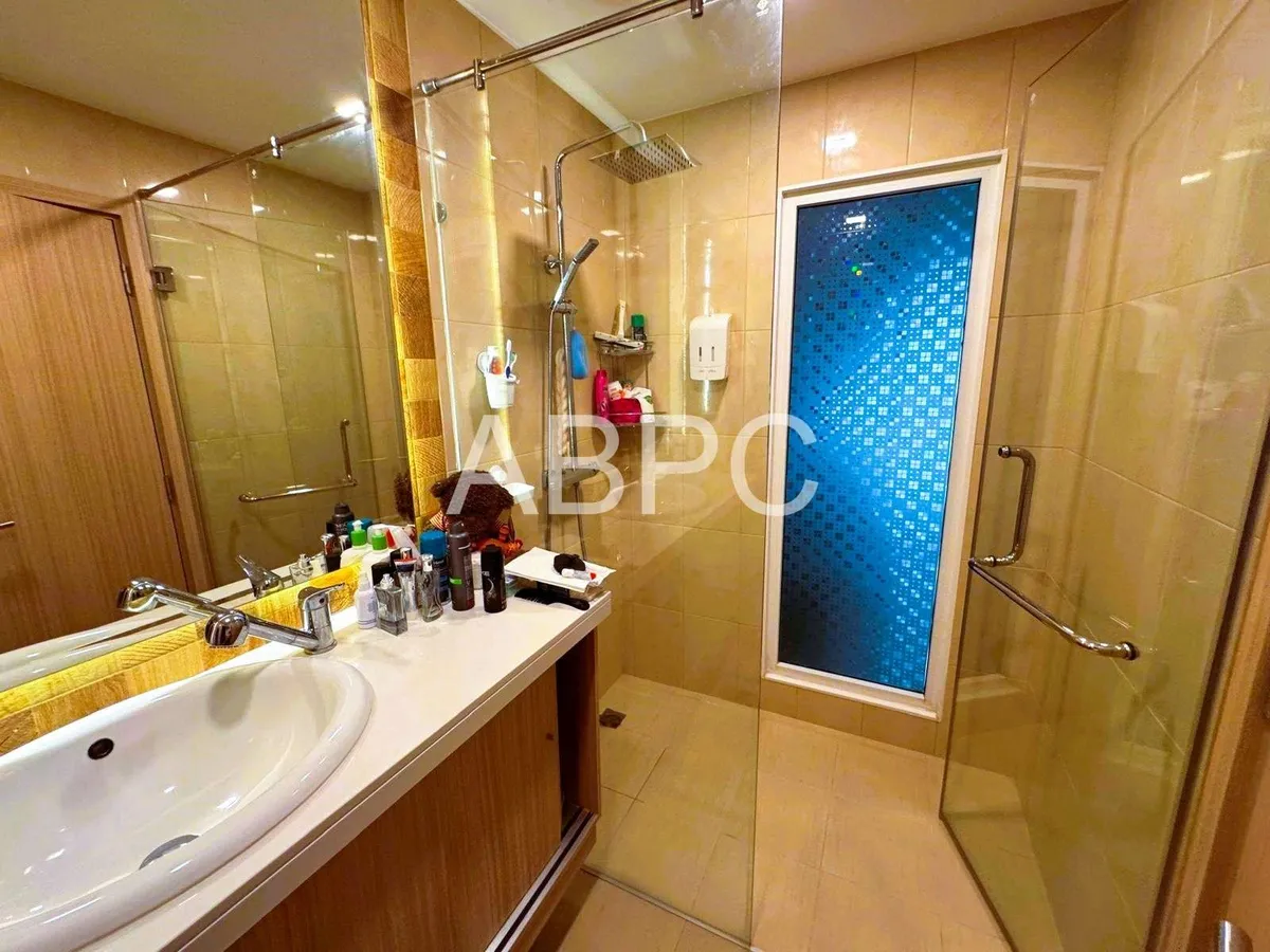 Large City View 1 Bed 2 Bath Condo in Central Pattaya photo 11