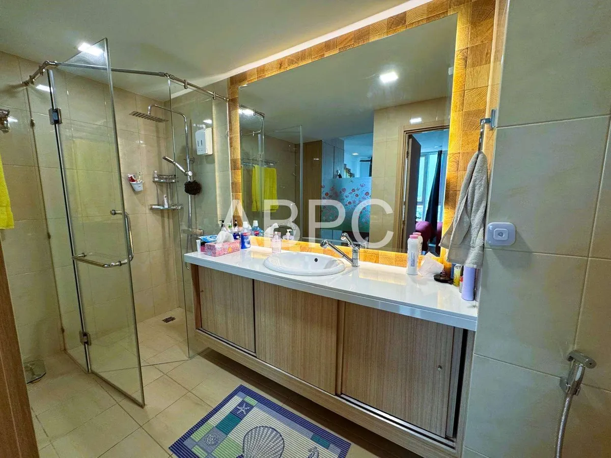 Large City View 1 Bed 2 Bath Condo in Central Pattaya photo 15