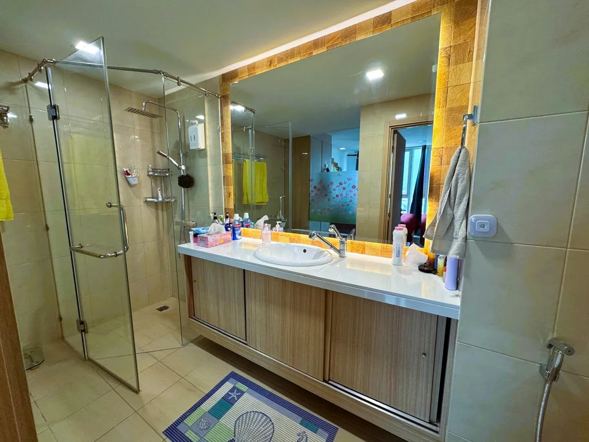 Large City View 1 Bed 2 Bath Condo in Central Pattaya photo 19