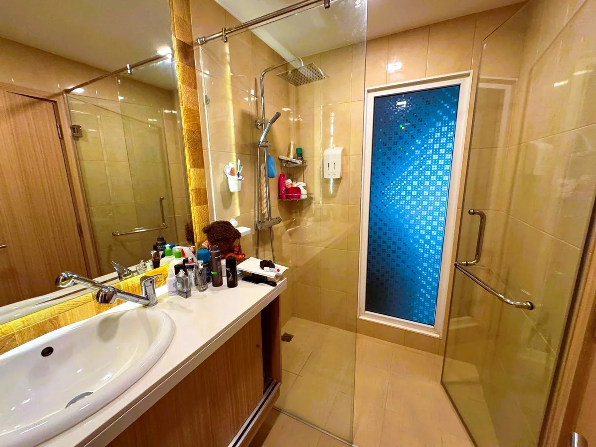 Large City View 1 Bed 2 Bath Condo in Central Pattaya photo 30