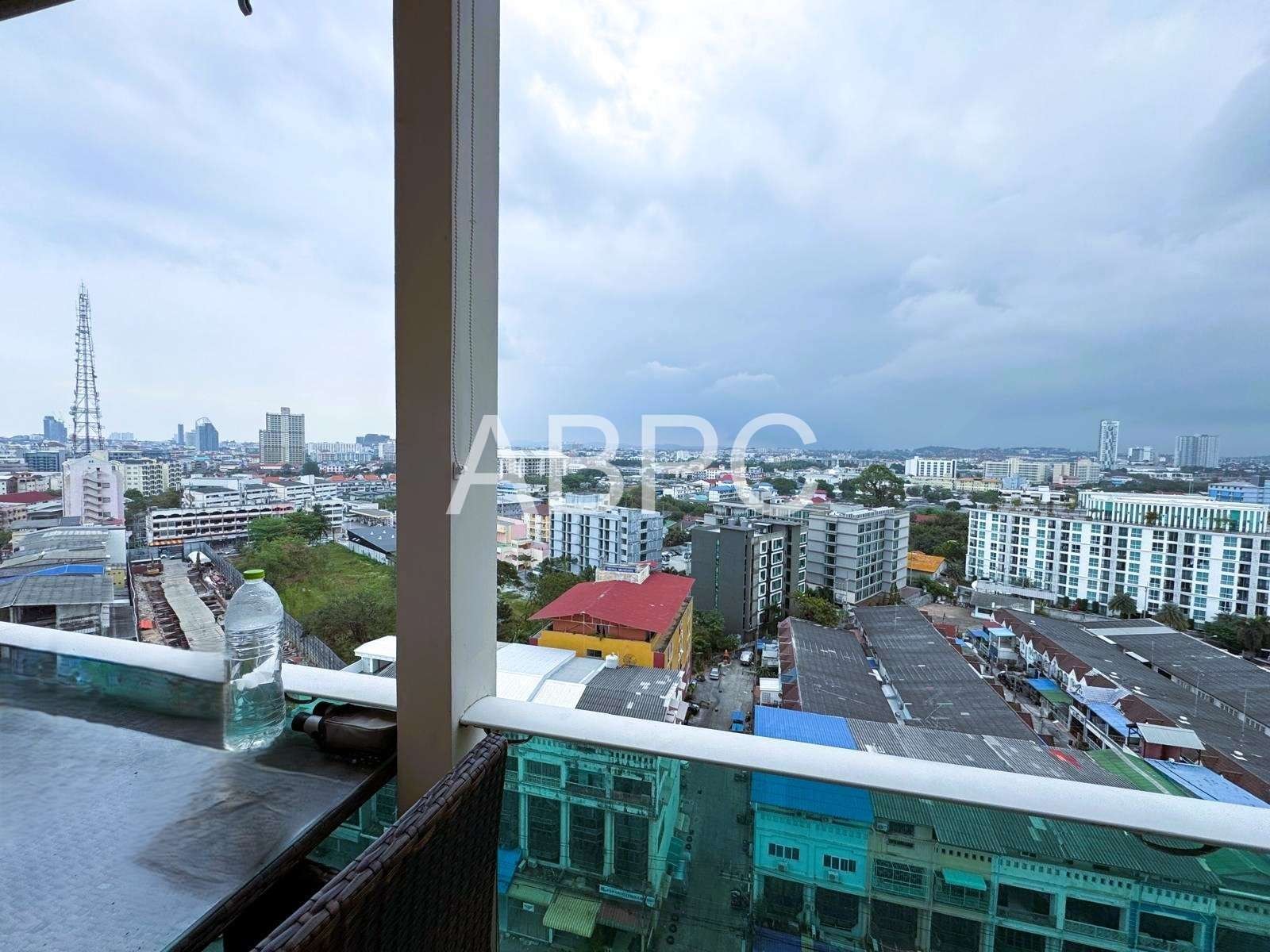 Large City View 1 Bed 2 Bath Condo in Central Pattaya photo 3