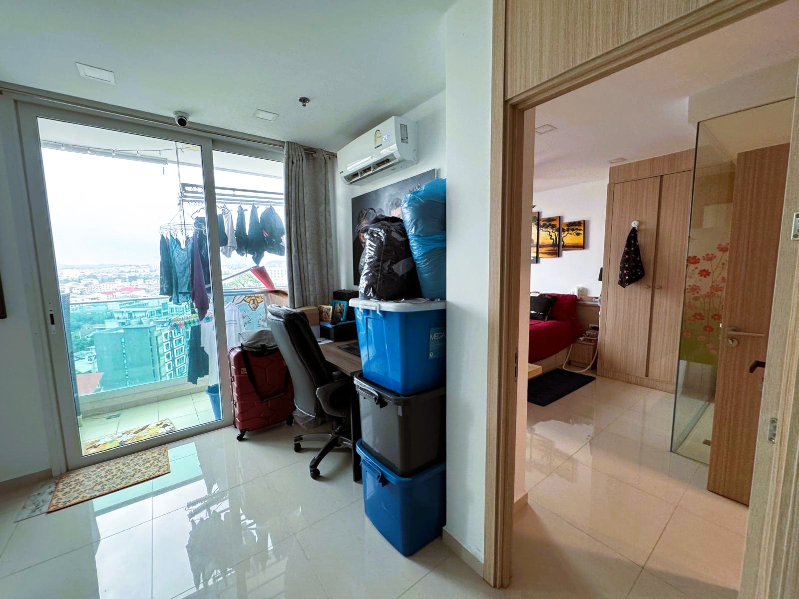 Large City View 1 Bed 2 Bath Condo in Central Pattaya photo 18
