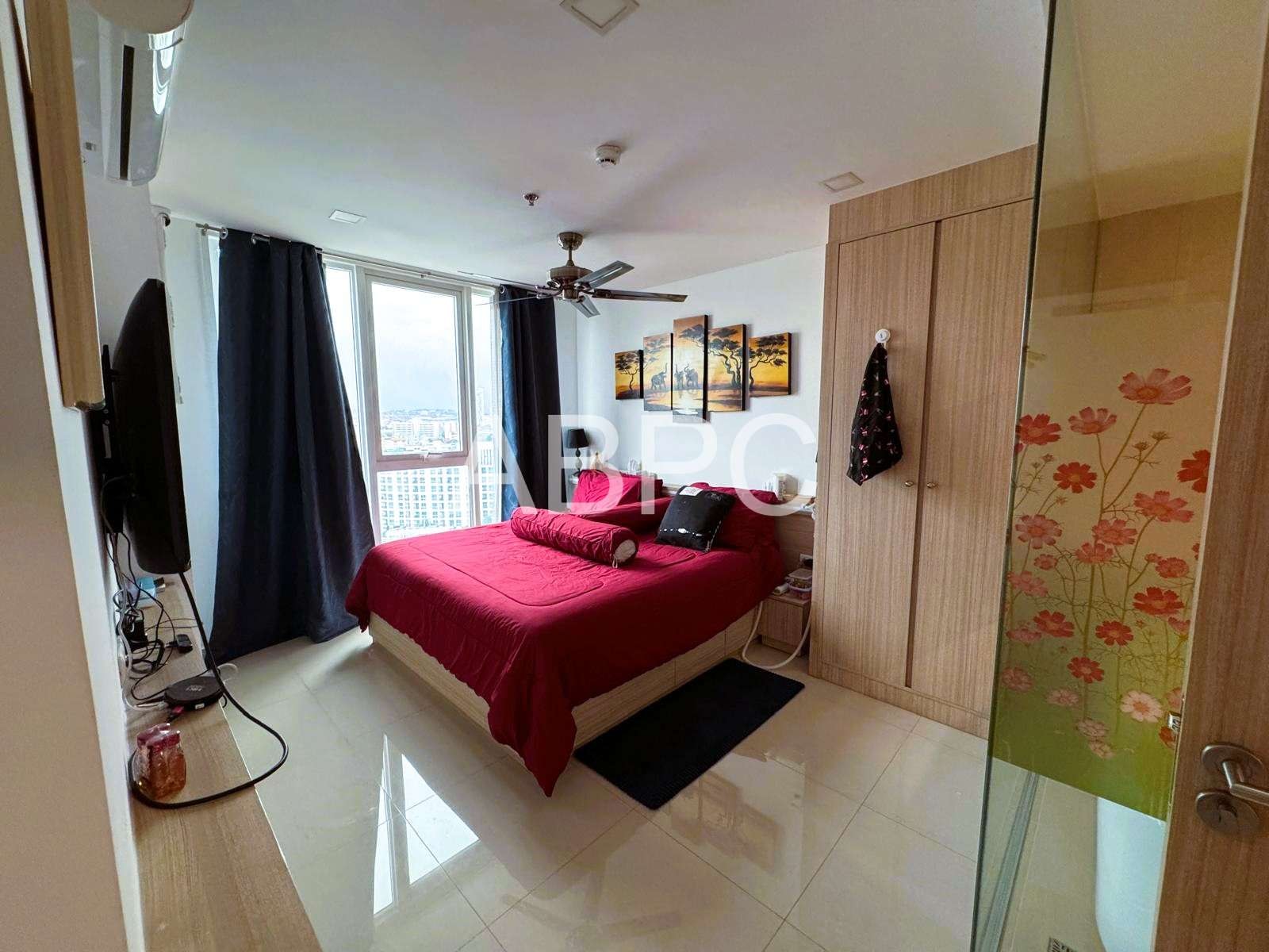 Large City View 1 Bed 2 Bath Condo in Central Pattaya photo 2