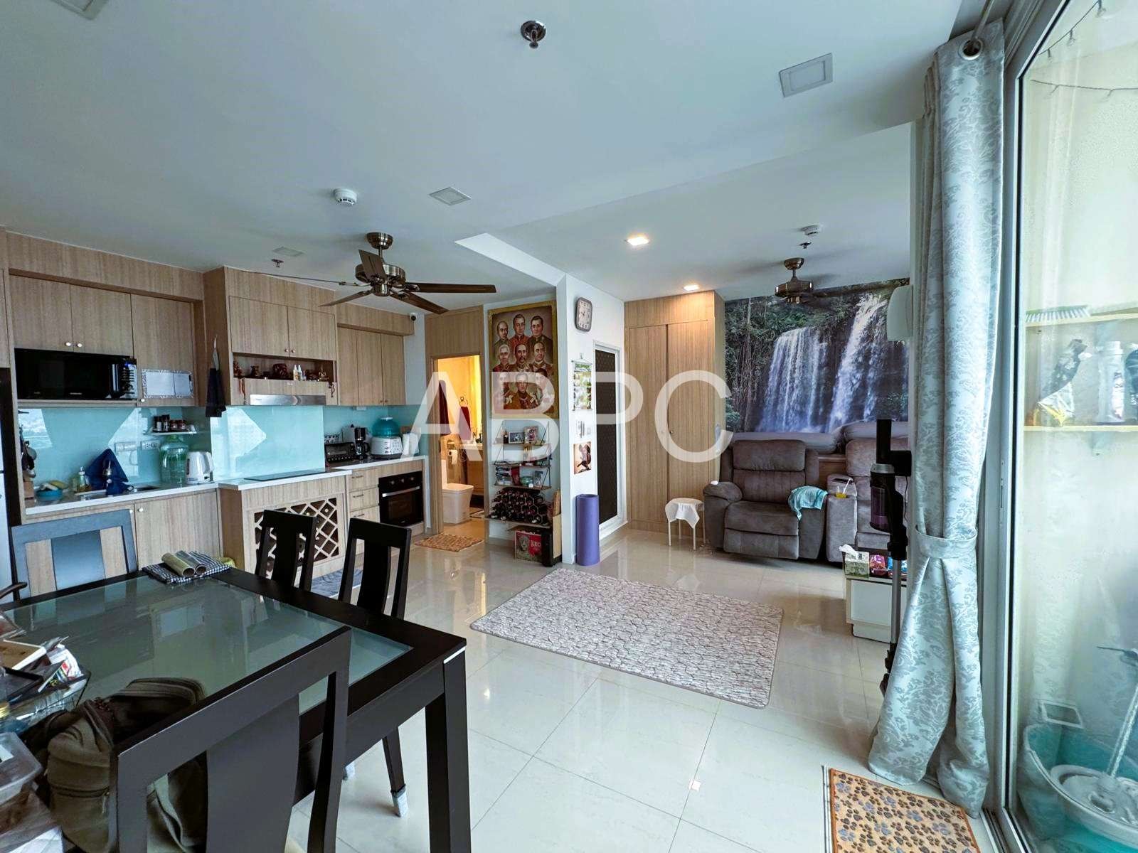Large City View 1 Bed 2 Bath Condo in Central Pattaya photo 6
