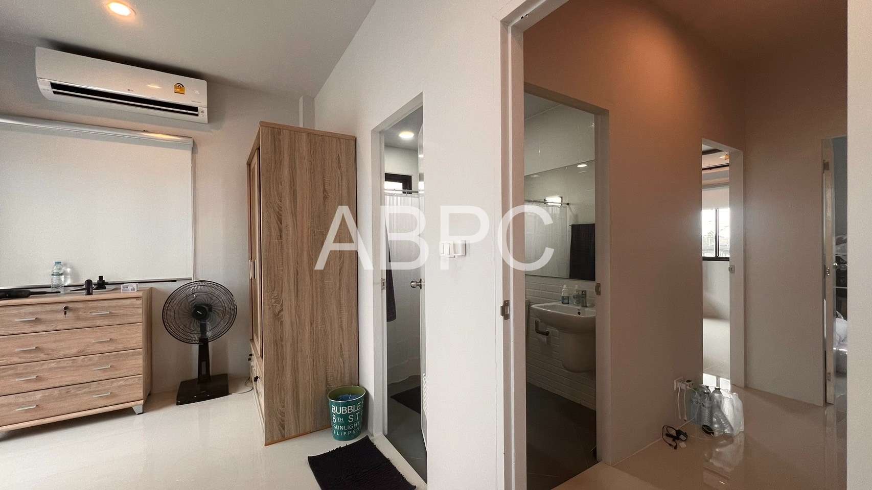 Townhouse in East Pattaya for Sale photo 13