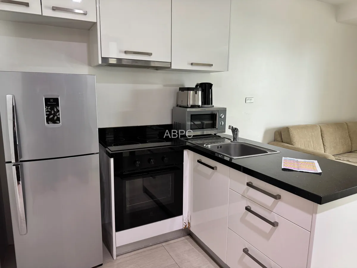 Spacious 1 Bed Condo in Pratumnak - The Elegance Condominium photo 3