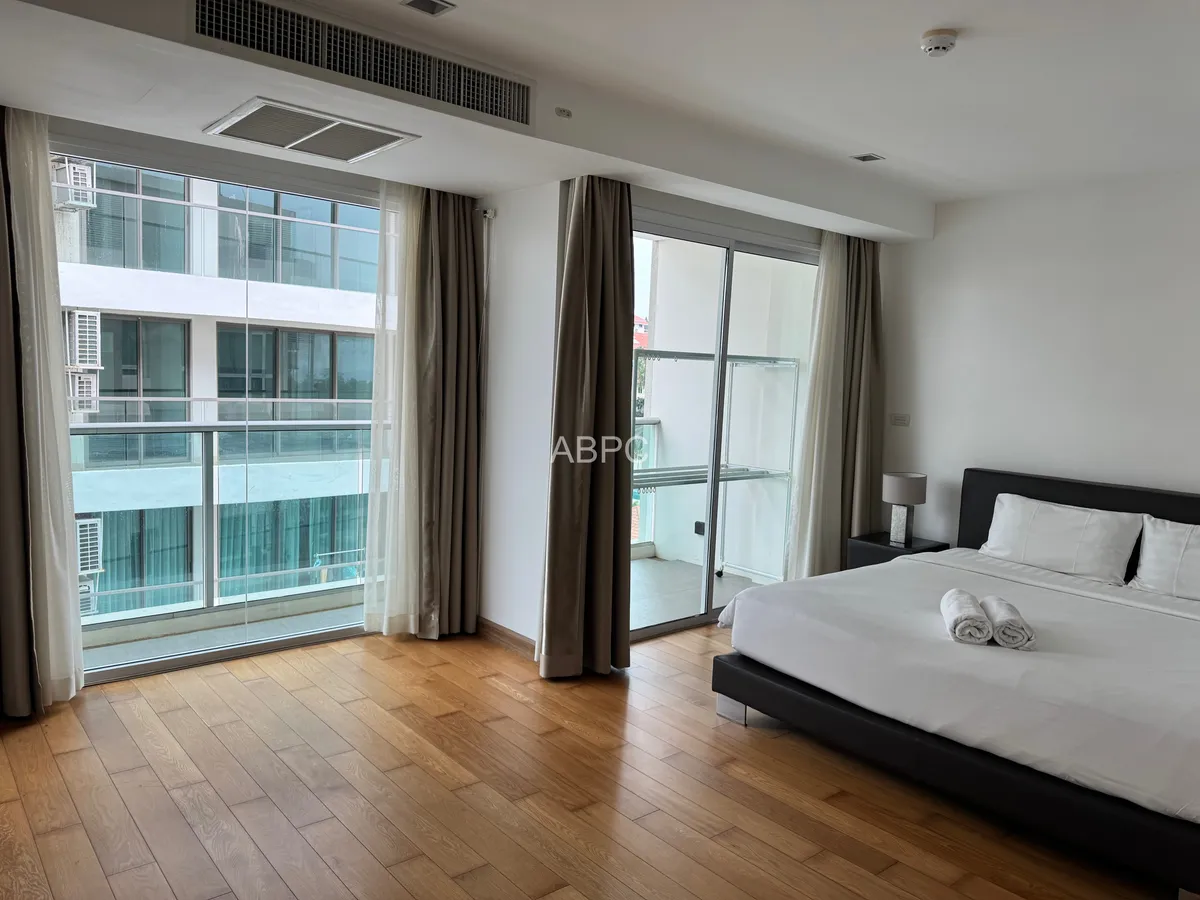Spacious 1 Bed Condo in Pratumnak - The Elegance Condominium photo 5