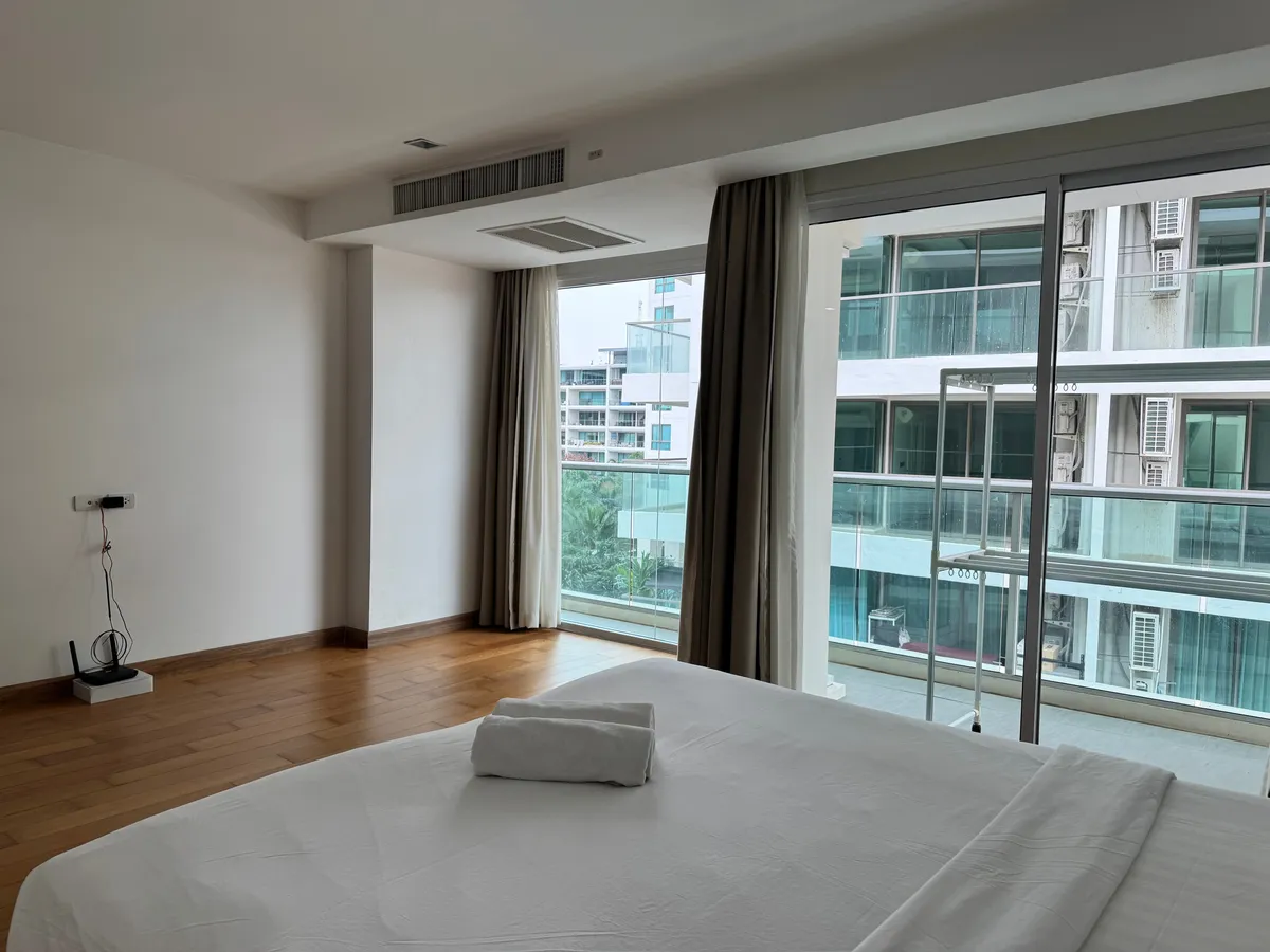 Spacious 1 Bed Condo in Pratumnak - The Elegance Condominium photo 10