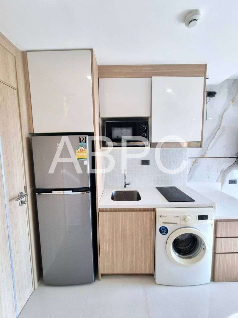 Sunset Ocean View Studio Condo in Wongamat photo 9