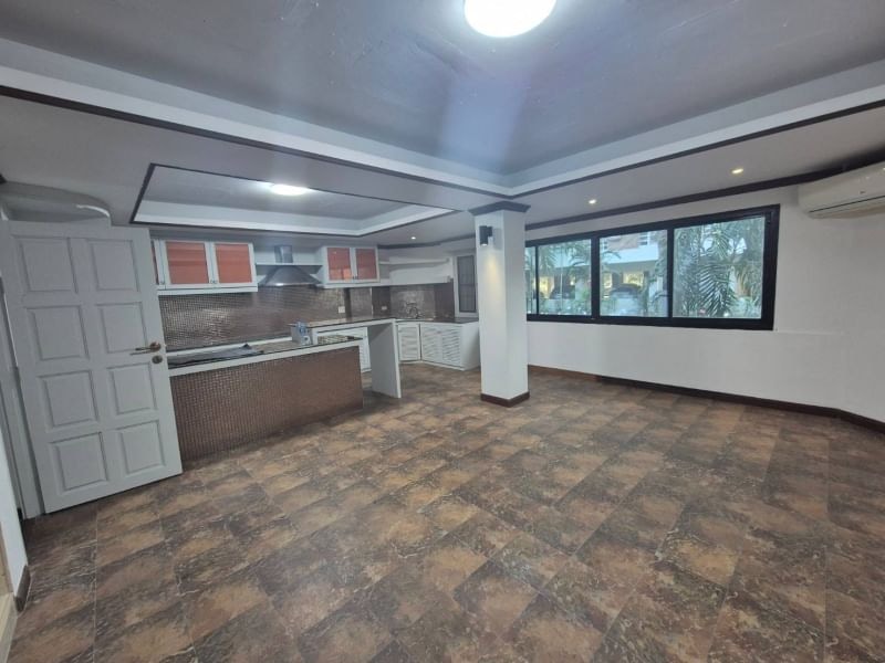Beachfront Ocean View Townhouse in Jomtien photo 22