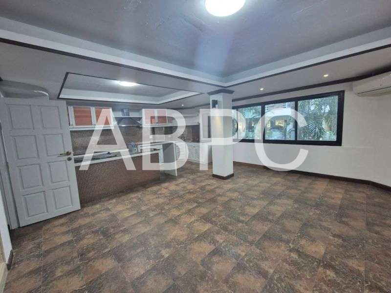 Beachfront Ocean View Townhouse in Jomtien photo 5