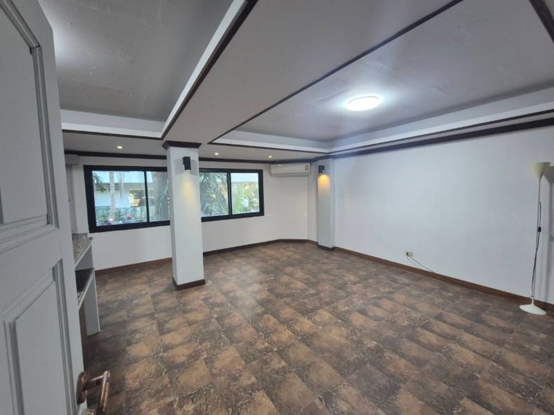 Beachfront Ocean View Townhouse in Jomtien photo 19