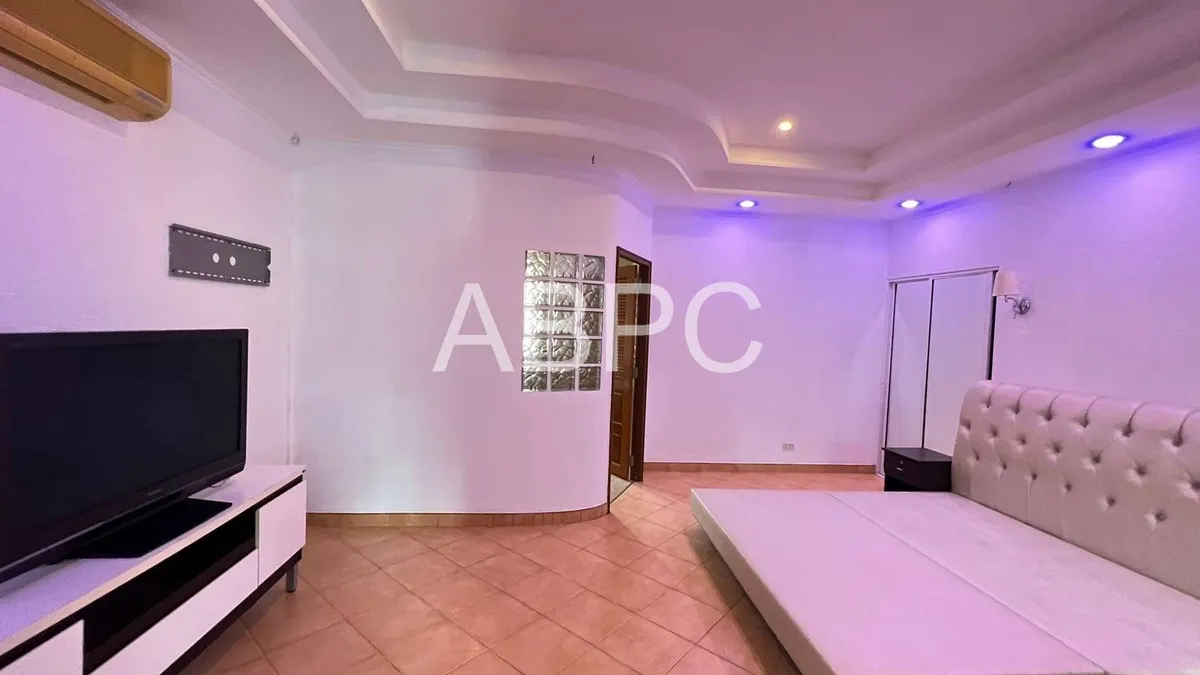 4 Bedrooms 4 Bathrooms in East pattaya photo 2