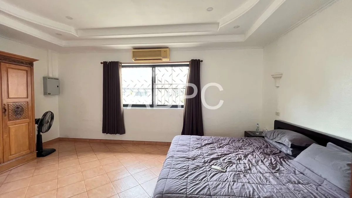 4 Bedrooms 4 Bathrooms in East pattaya photo 14
