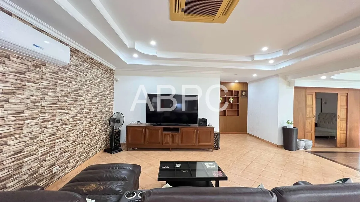 4 Bedrooms 4 Bathrooms in East pattaya photo 16