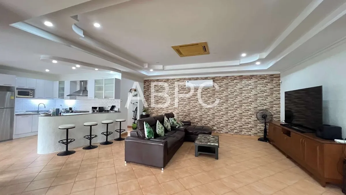 4 Bedrooms 4 Bathrooms in East pattaya photo 3