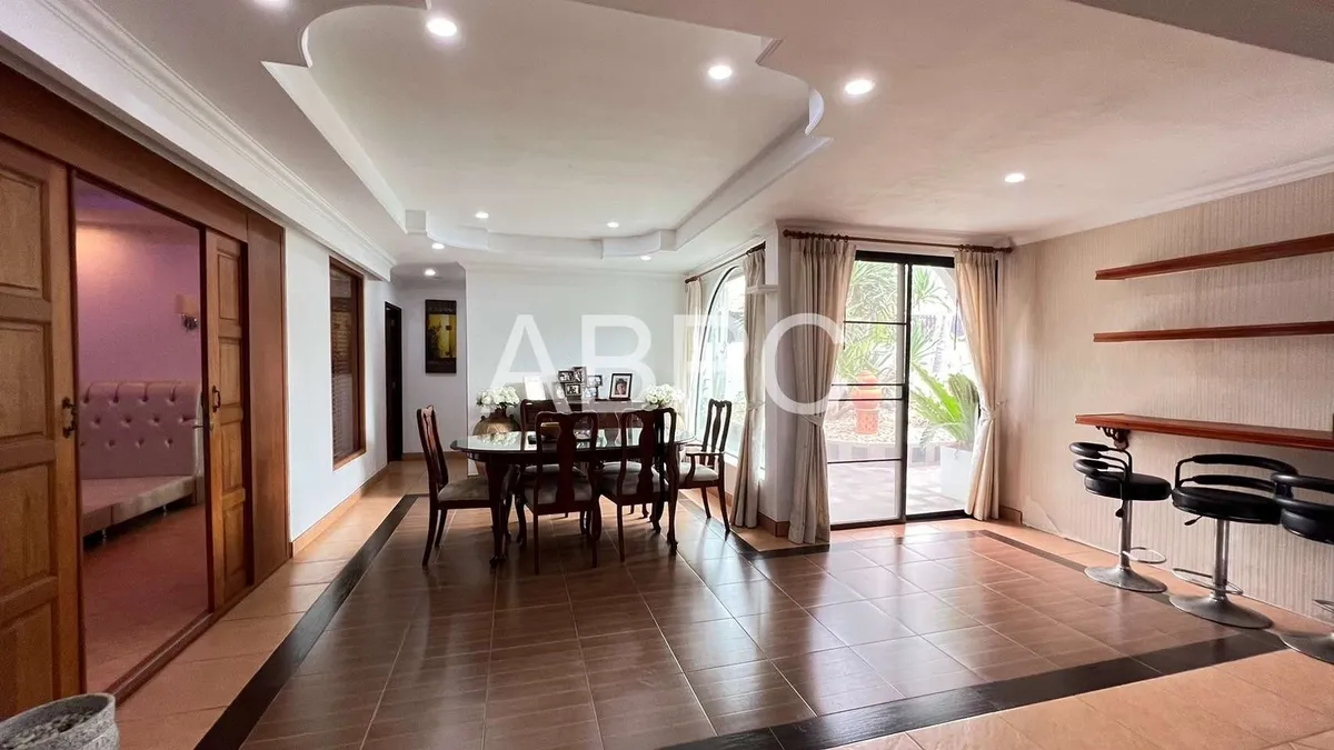 4 Bedrooms 4 Bathrooms in East pattaya photo 6