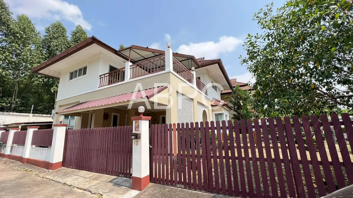 3 Bedroom Villa In East Pattaya - Tropical Village